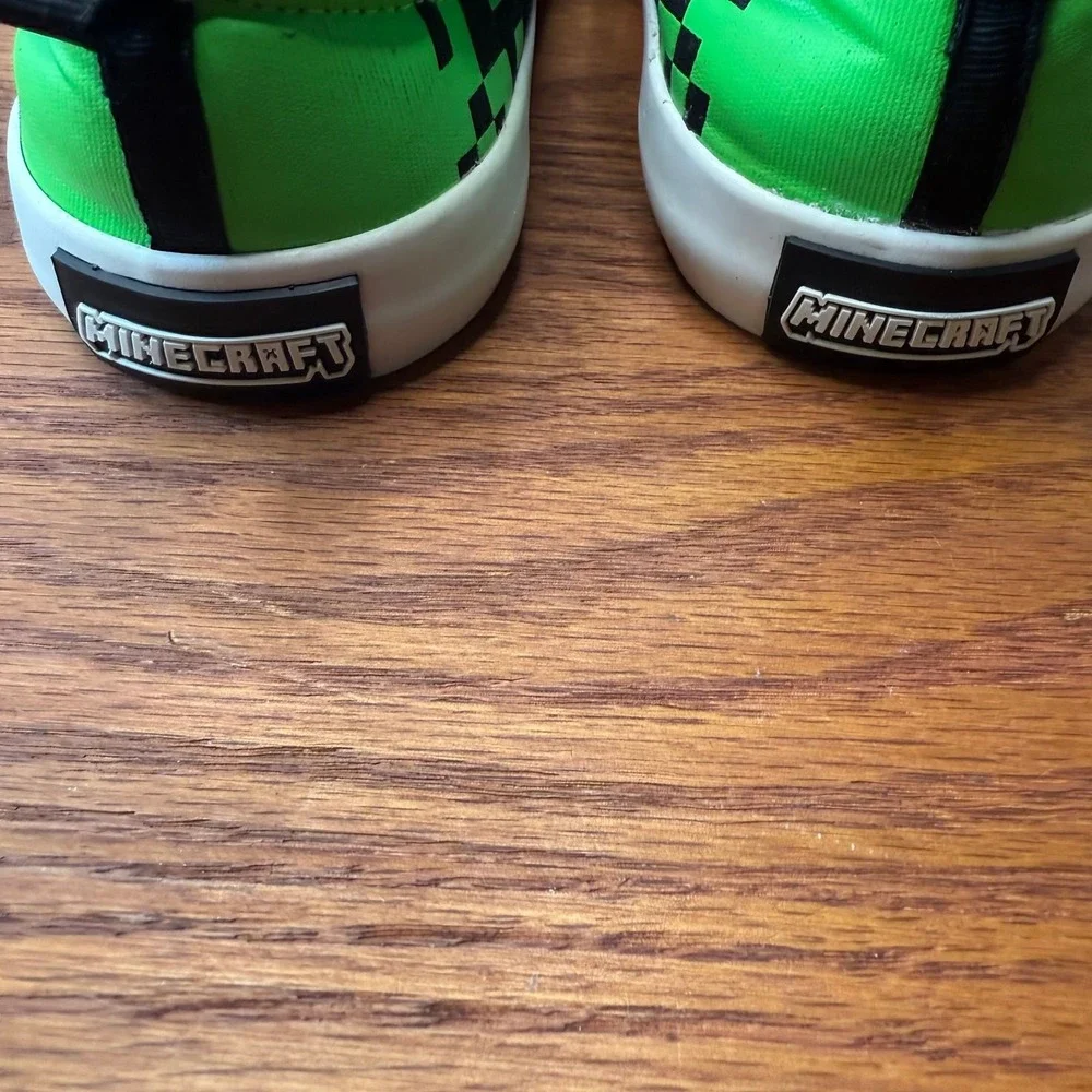 Minecraft Boys Canvas Slip-on‎ Sneakers green black size 4 youth creeper green